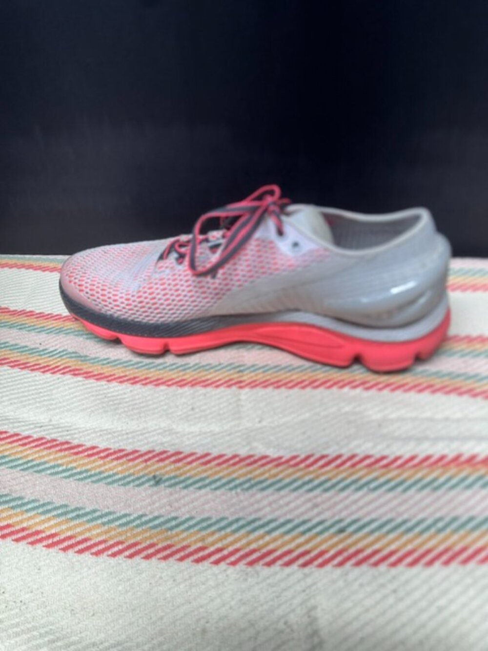 Under Armour Gemini 2 Woman's Size 8 - Picture 2 of 12